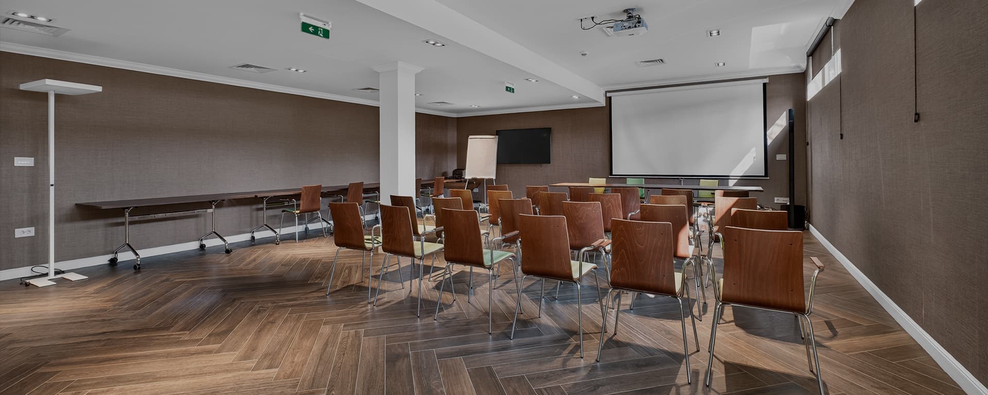 conferenceHall.title