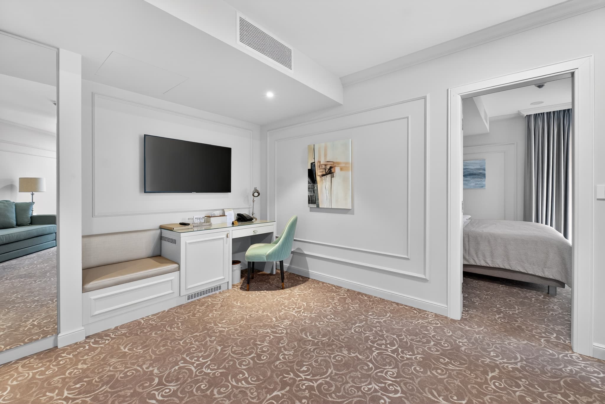 rooms.galleryLivingSpace